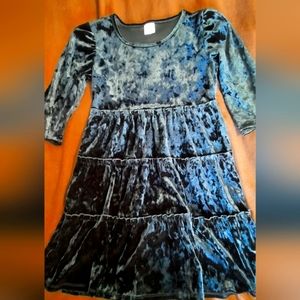 Girls velvet dress